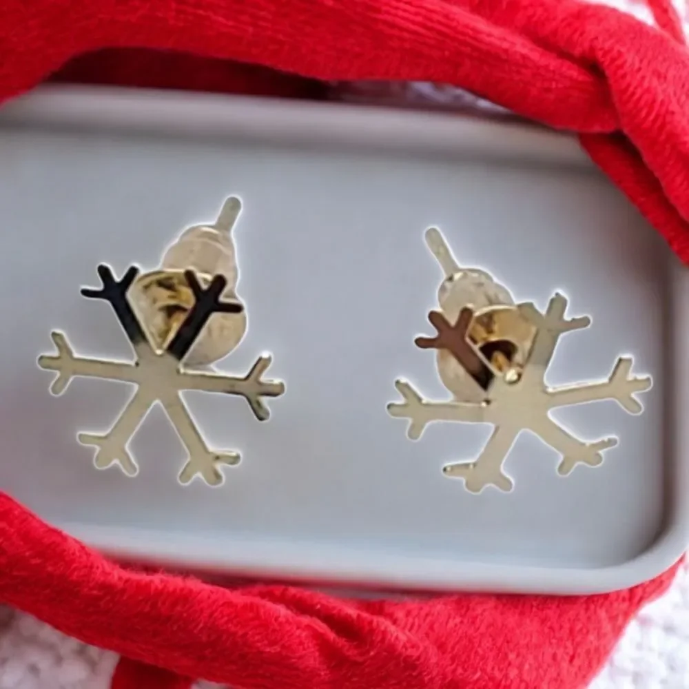 Holiday Earrings🎄Gold Snowflake Studs Festive Christmas Party Jewelry Winter